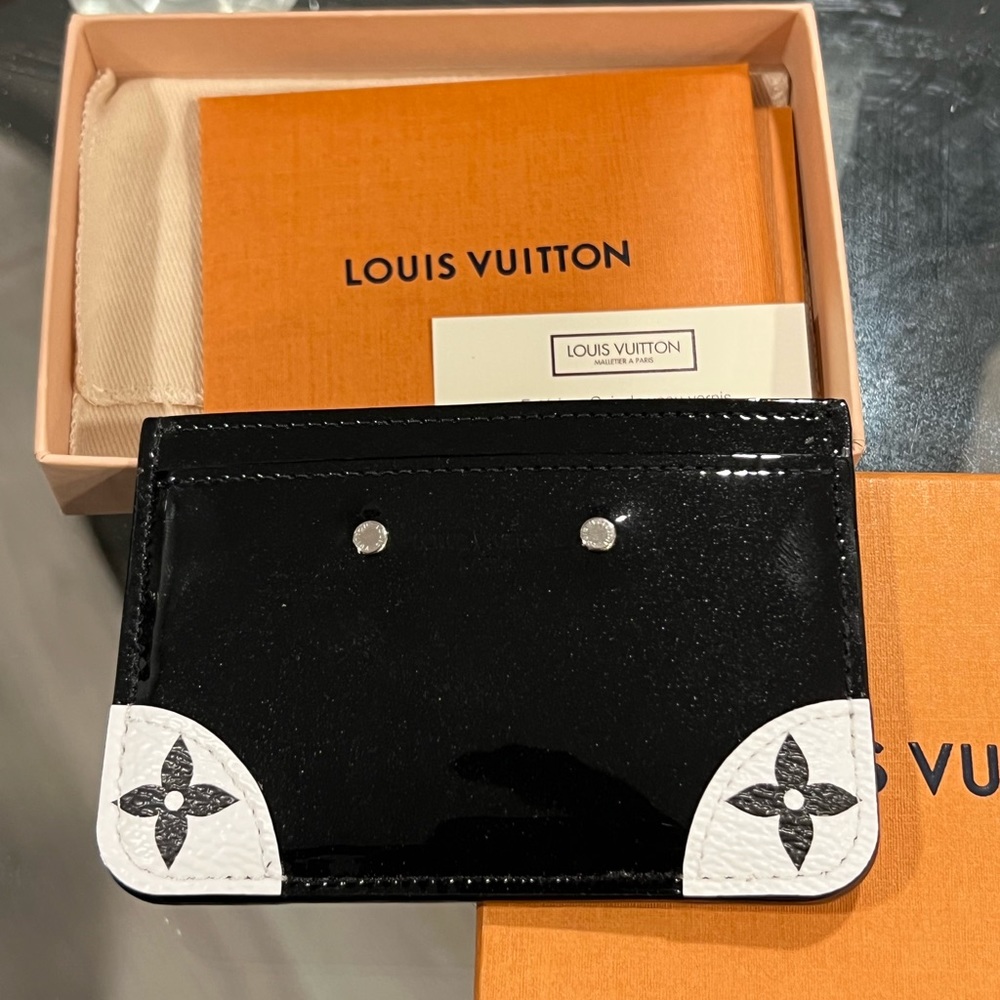 Gorgeous Louis Vuitton glitter card case